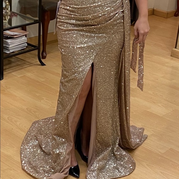 Portia and Scarlett Gown size 8 - Picture 10 of 11